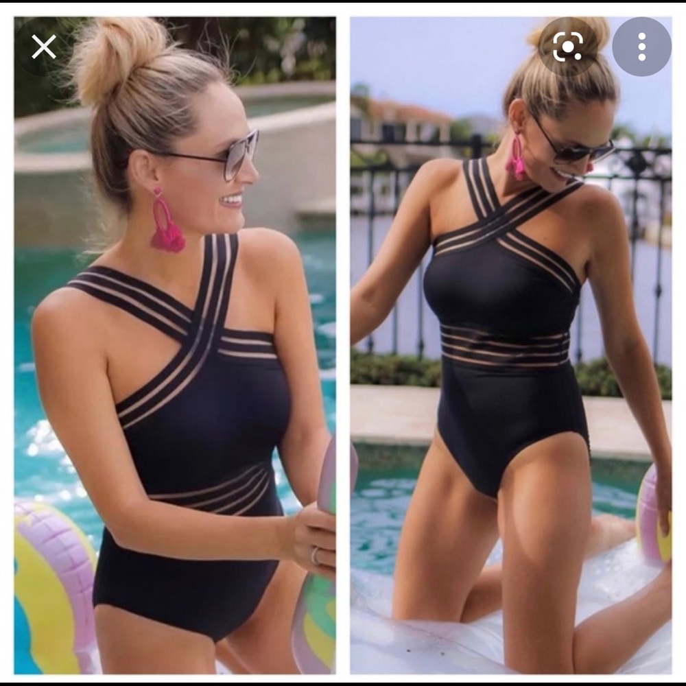 BLACK CRISSCROSS MESH-STRIPE ONE PIECE SWIMSUIT